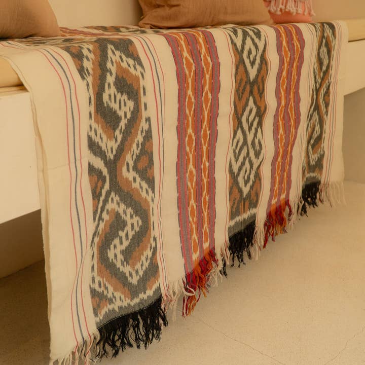 Kayu&Co. - Wholesale Throw blanket - Sierra Handloom Blanket6