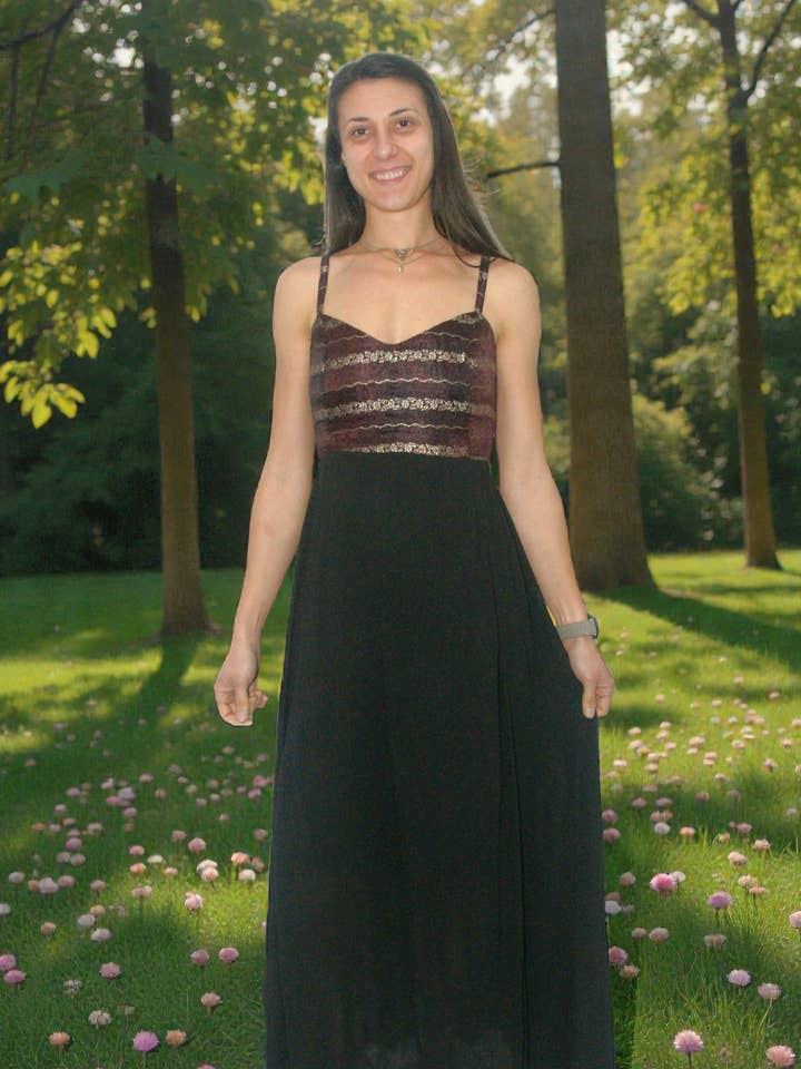 Abito lungo in broccato di seta con spalline ed elastico per la vendita all'ingrosso da parte di KASHI INC