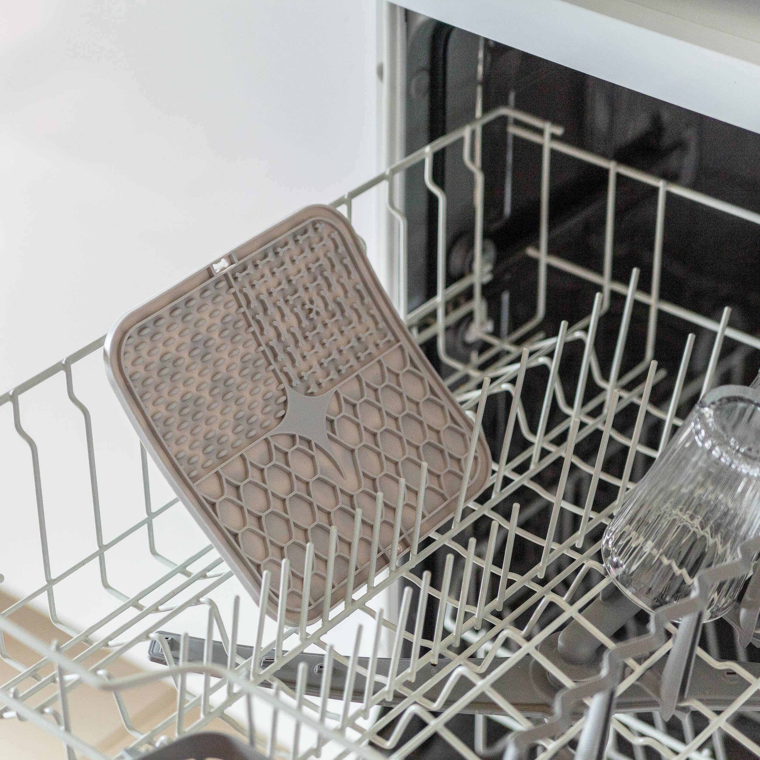 Park Life Designs – wholesale Pet food mat – Dog – Calming Lick Mat26