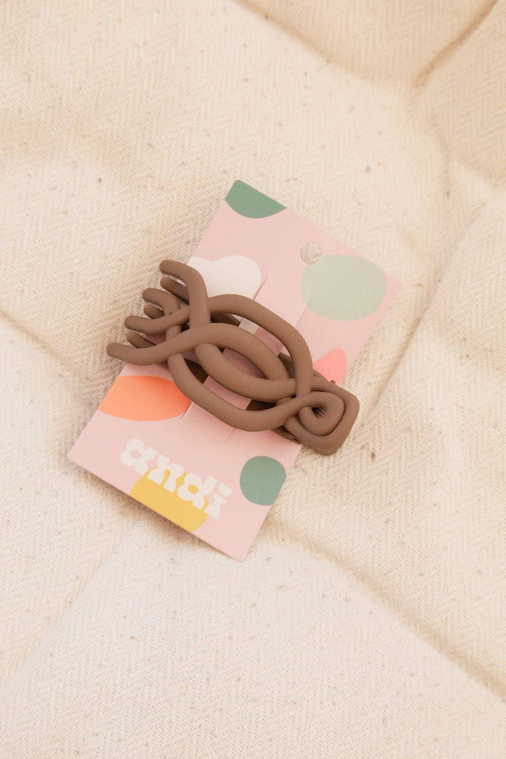 Shop Andi - Wholesale Hair Clip - Women's - Overlapping Flat Claw Clip2