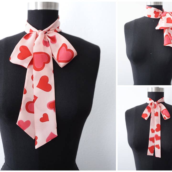 Foulard en soie avec nœud en soie | 3 styles | Saint-Valentin pour la vente par Melissa Velia