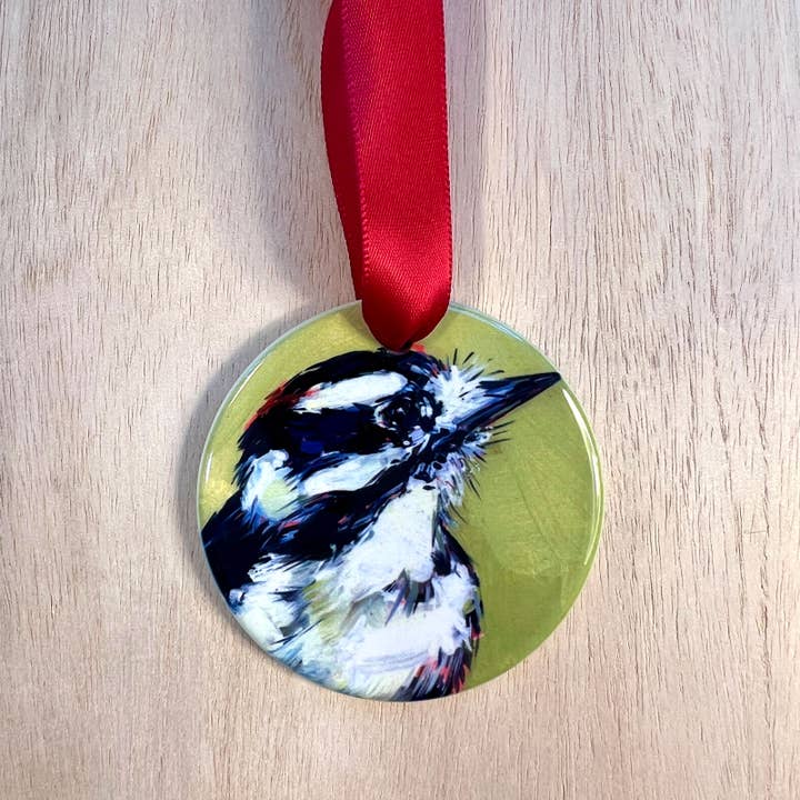 Ornement Portrait de Pic-vert pour la vente par Art by Alyssa