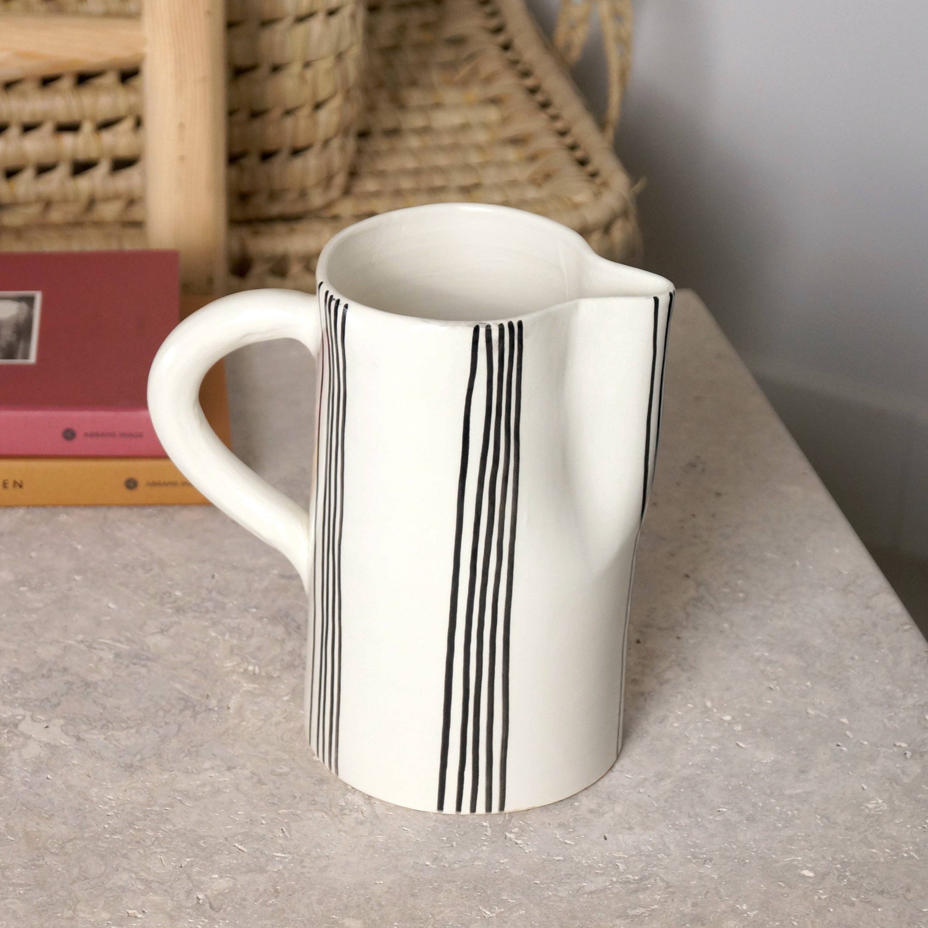 Bohome Living - Wholesale Carafe - Earthenware carafe with fine stripes - Black