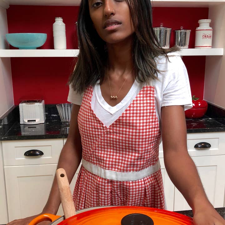 Delicacies Jewelry - Venta al por mayor Collares con colgantes/abalorios - Collar con pasta Cellentani bañado en oro amarillo de Delicacies Jewelry – ¡Cada compra ayuda a combatir el hambre! (Regalo para amantes de la comida, joyería culinaria)7