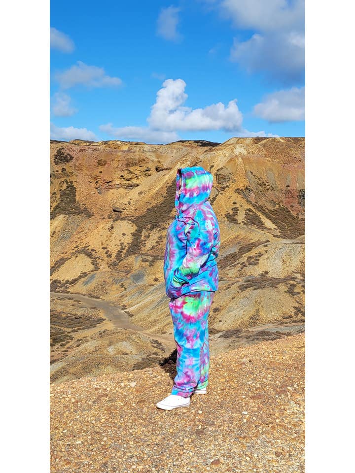 VeEco Gifts – wholesale Tracksuit – Men′s – Boho Tie Dye Tracksuit for Adults - Vibrant Multi-Coloured