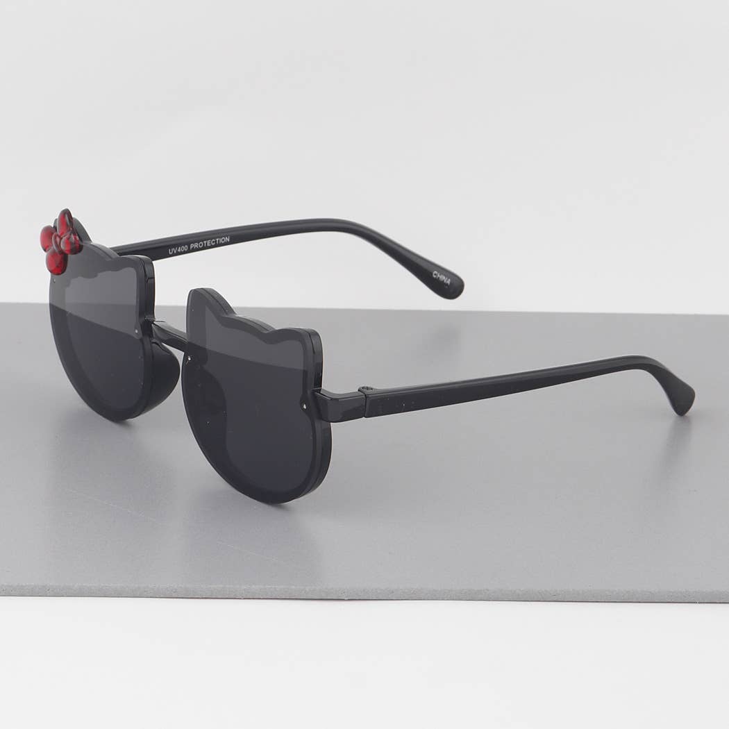 MIX KIDS Hello Kitty Sunglasses for wholesale on Faire1
