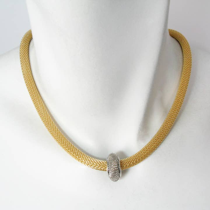 Collier en maille épaisse avec une seule perle rondelle en maille pour la vente par Erica Zap Designs
