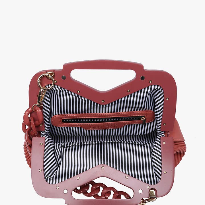 Jen & Co. – Großhandel Henkeltasche – Damen – EH2251 Remy Faltentasche mit Kettenriemen3