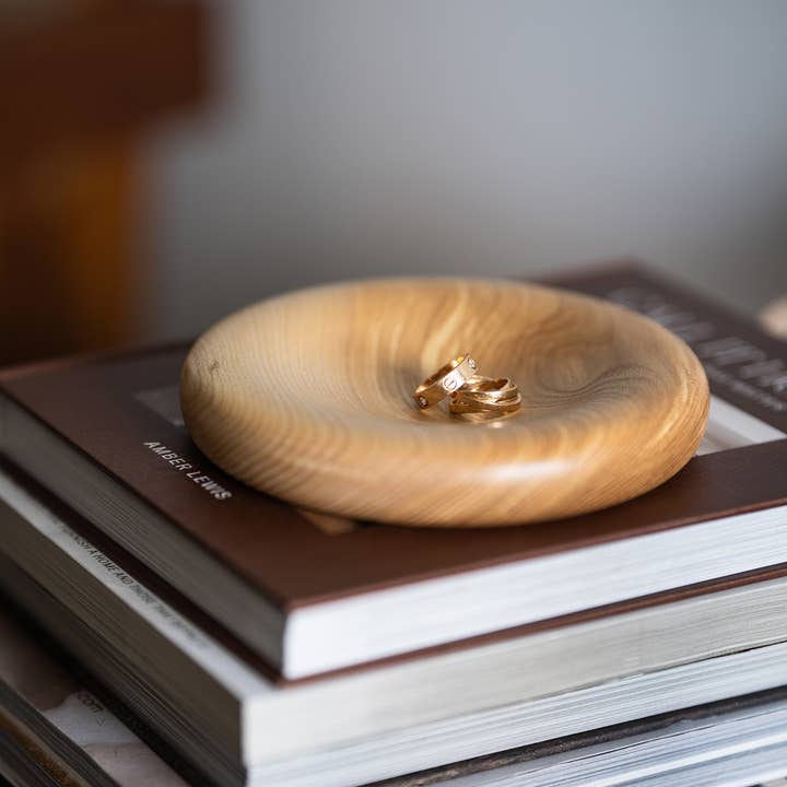 Creating Comfort Lab – Großhandel Schmuckschalen – Handgeschnitztes Schmucktablett aus Holz3