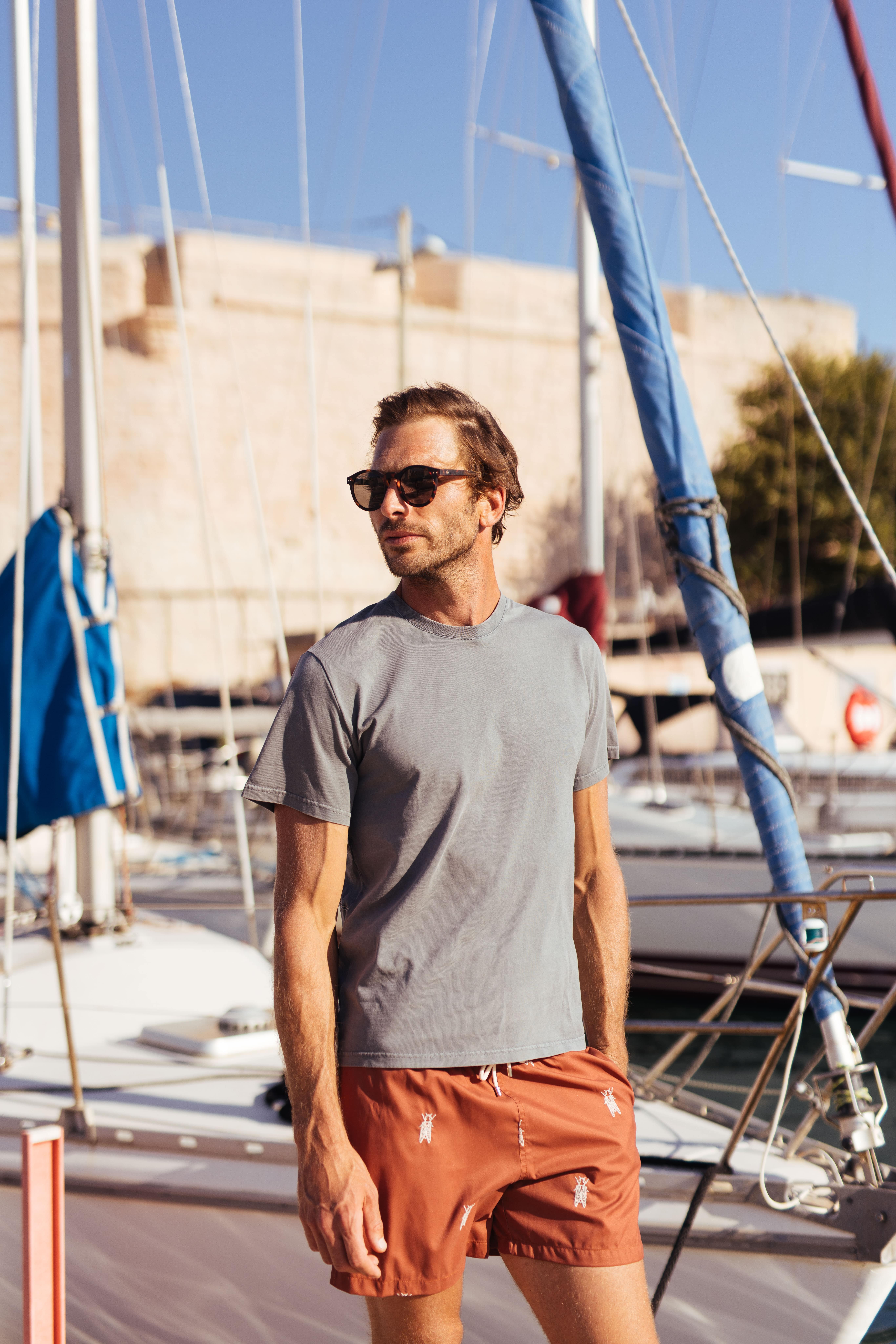 Calanque Swimwear - Wholesale T-Shirt - Men's - Men's grey cotton t-shirt1