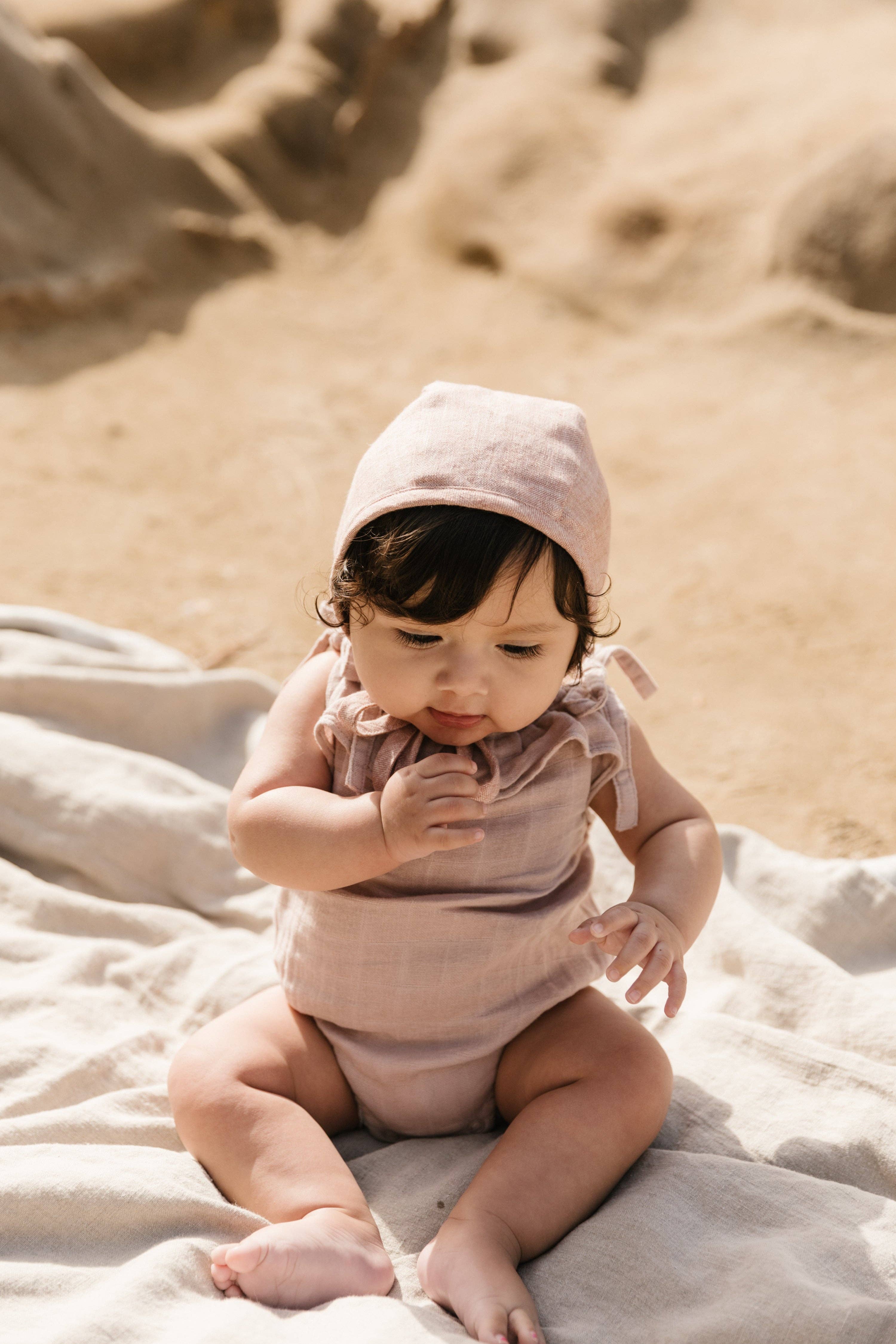 Briar Baby – wholesale Bonnet – baby – Blush Linen Bonnet Cotton-Lined2