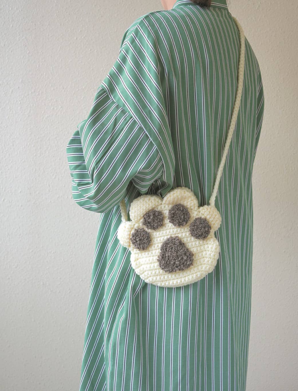 「FUNJI」In Japan - Wholesale DIY craft kit - Cat Paw Crochet Purse DIY Kit | Handmade Pom Pom Loop Bag |