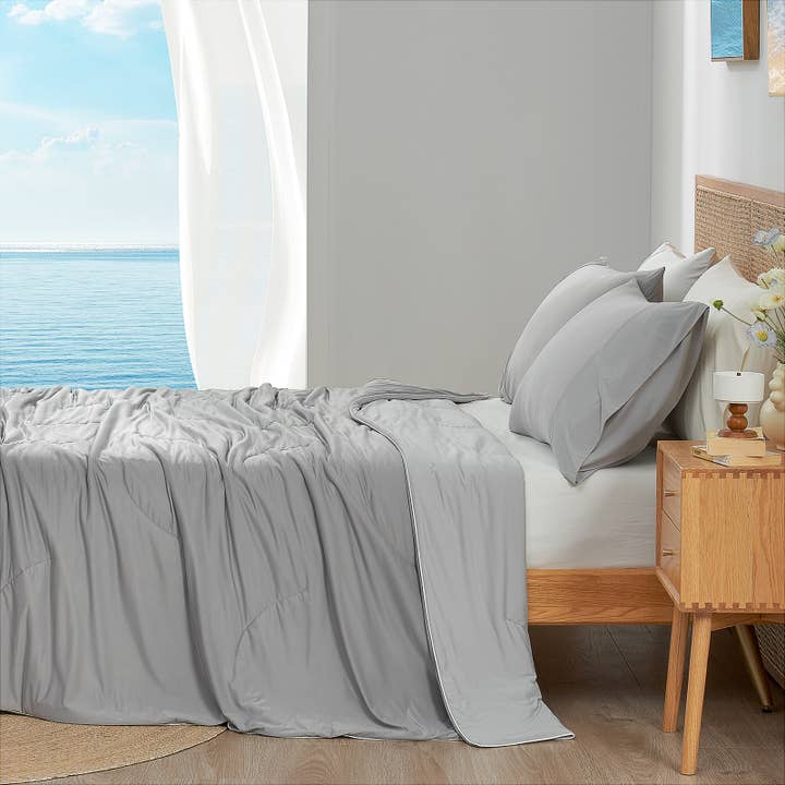 DreamValley - Wholesale Down Comforter - CB Reversible Cooling Comforter, Queen, Gray3