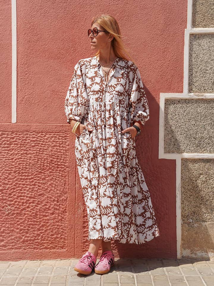 SITA BRAUNES KLEID für den Großhandel von Sanjanaandme