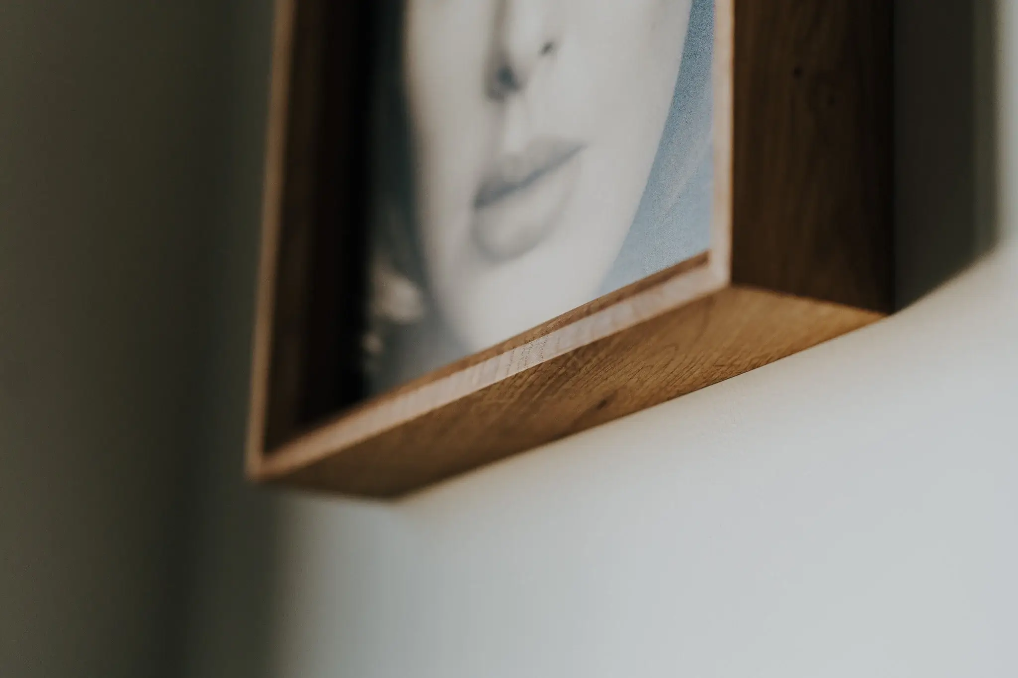 PromiDesign – Großhandel 3D-Wandkunst – Vinyl-Album-Wandrahmen, 12"-Plattenhüllendisplay, freistehend10