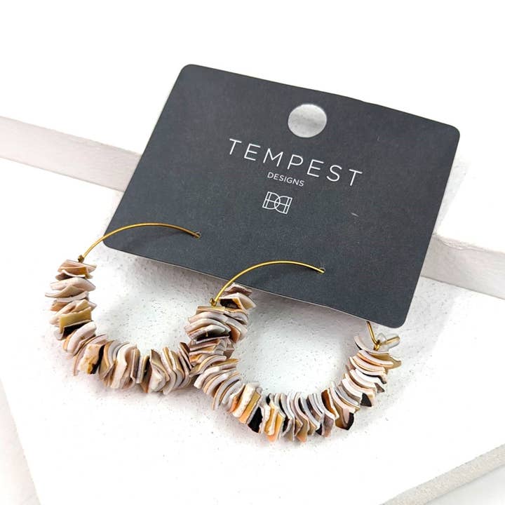 Muschelsplitter-Creolen für den Großhandel von Tempest Designs