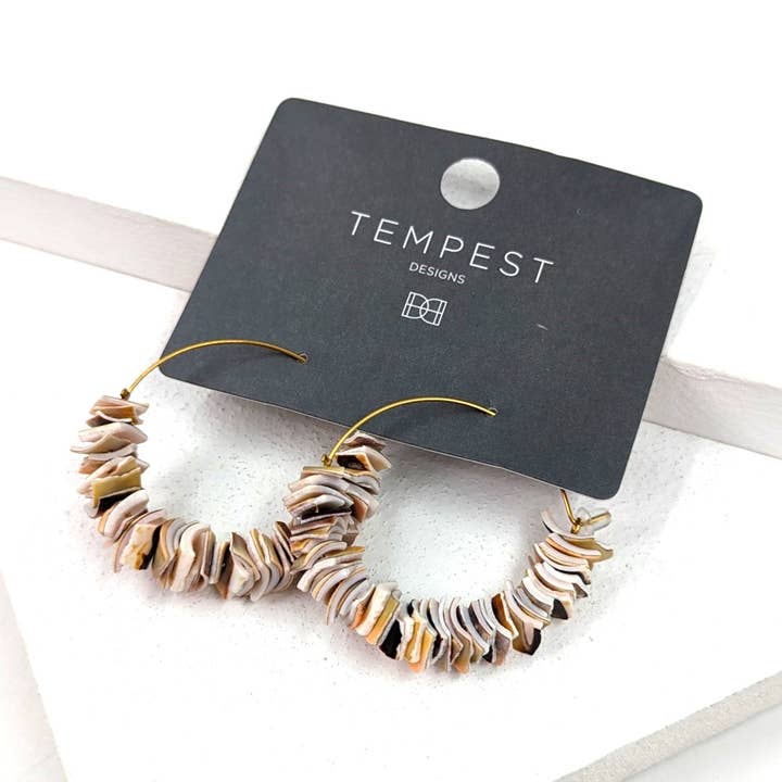 Pendientes de aro con conchas y cuentas para venta al por mayor de Tempest Designs