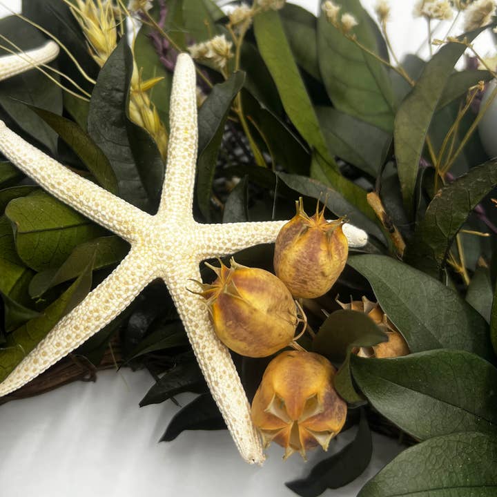 2626 Designs – wholesale Wreath – 20 inch Dried Preserved Decorative Mixed Wreath w/ Ornaments2