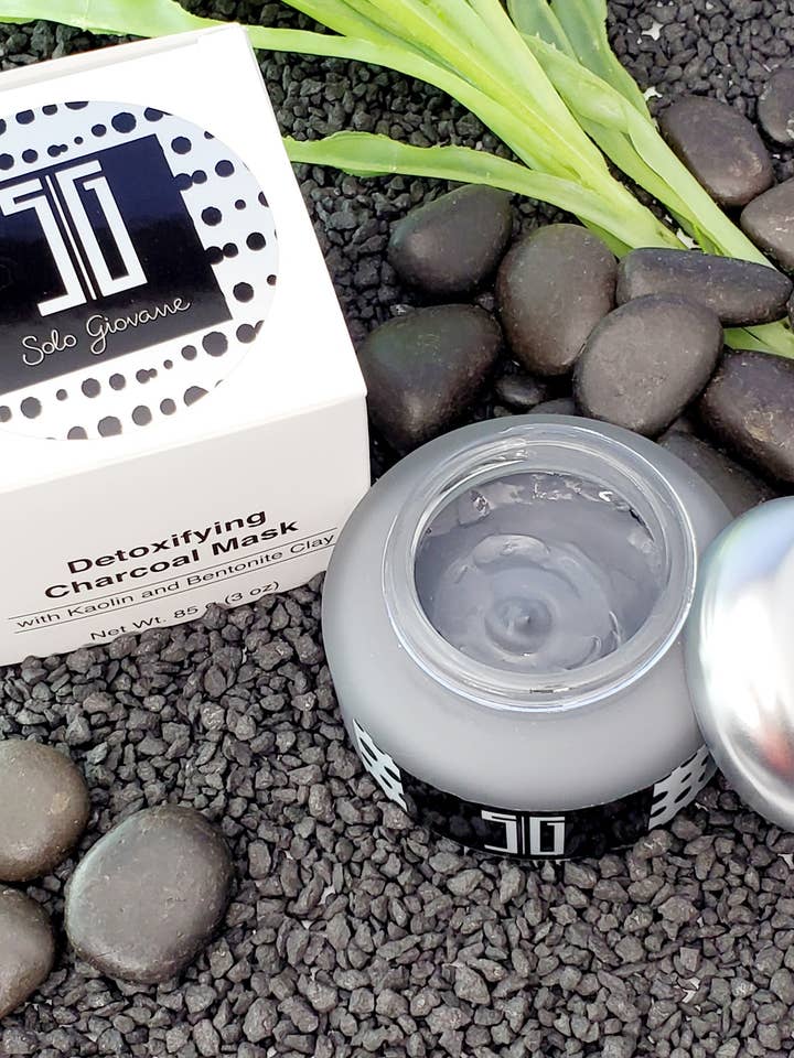 SG Detoxifying Charcoal Mask for wholesale by Solo Giovane