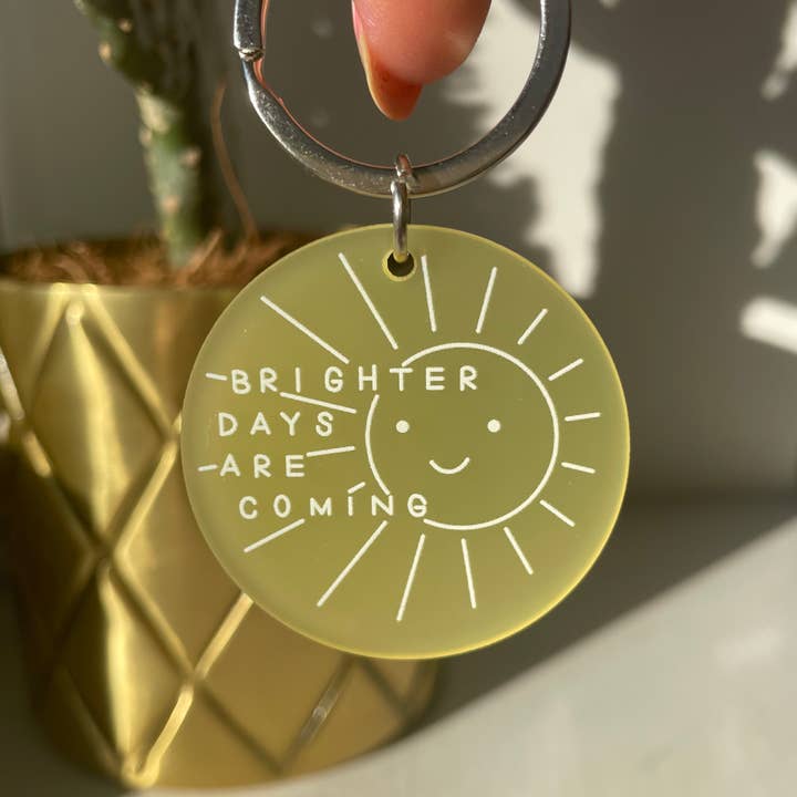 Er komen betere dagen aan, Yellow Sunshine sleutelhanger voor wholesale door Dolly’s Doodles