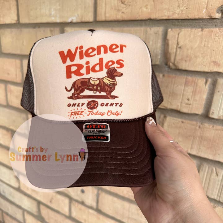 CraftsbysummerlynnLLC - Wholesale Truckerpet - Dames - Wiener dog ride truckerhoed