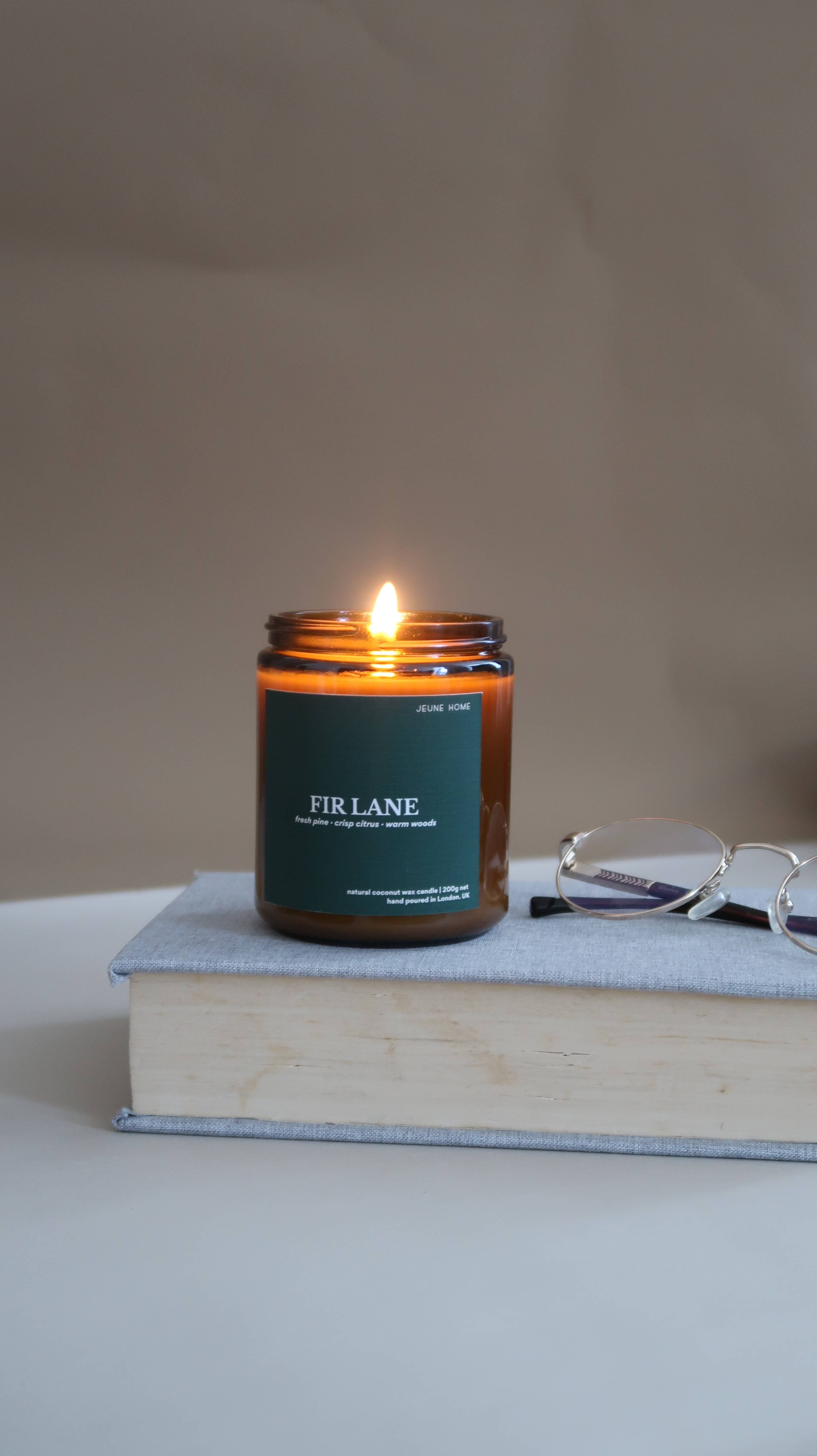 Jeune Home – wholesale Jar/filled candle – Fir lane- coconut wax candle in amber jar | Christmas1