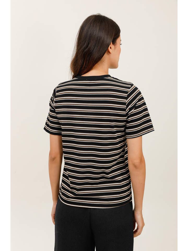 Daphnea - Wholesale T-Shirt - Women's - 31981 STRIPED T-SHIRT3