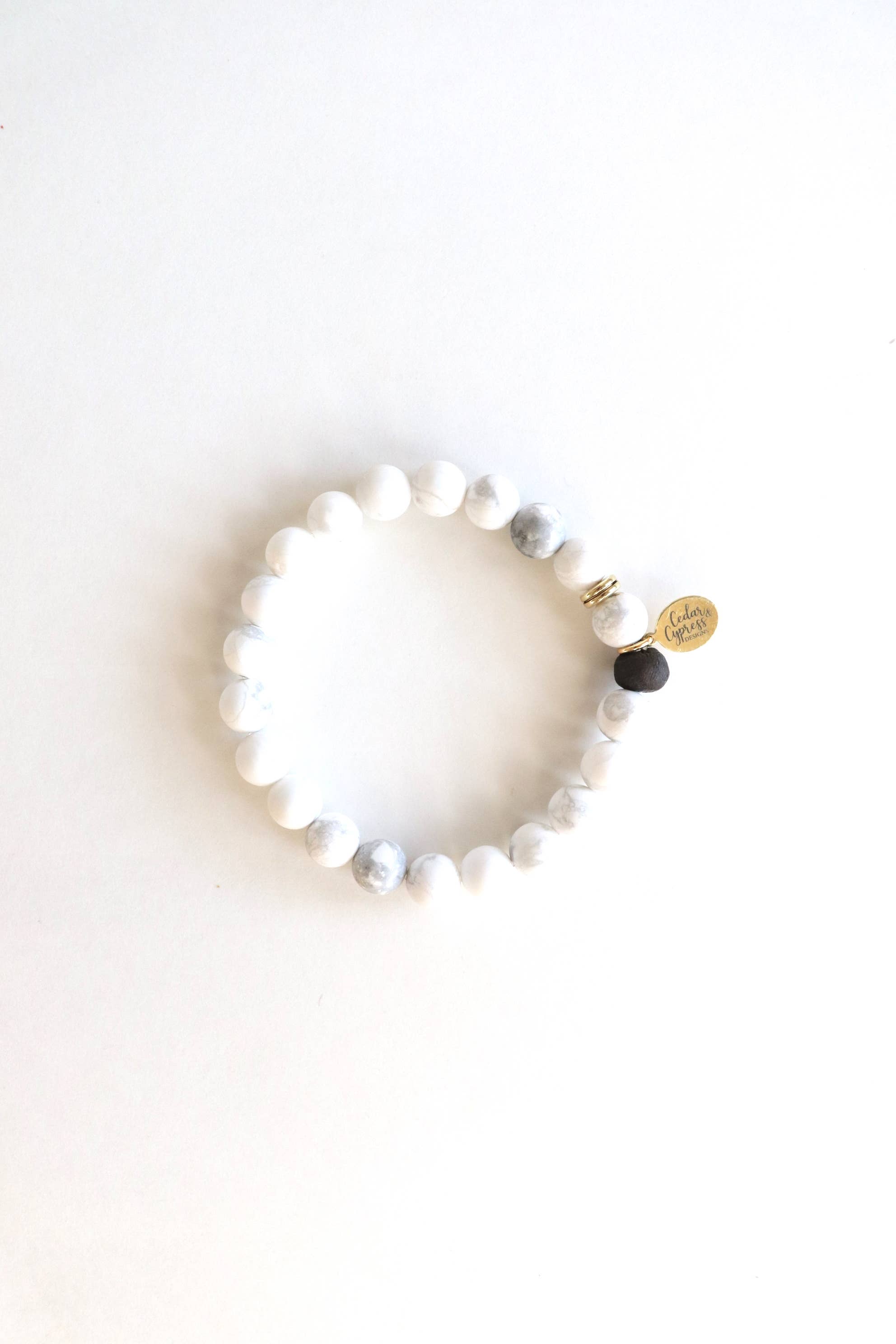 Cedar and Cypress Designs – Engroshandel Perlearmbånd – En lille perle armbånd1