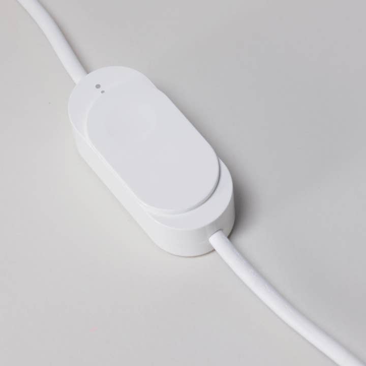 Translúcido Lámpara de mesa The Curve de venta al por mayor en Faire4