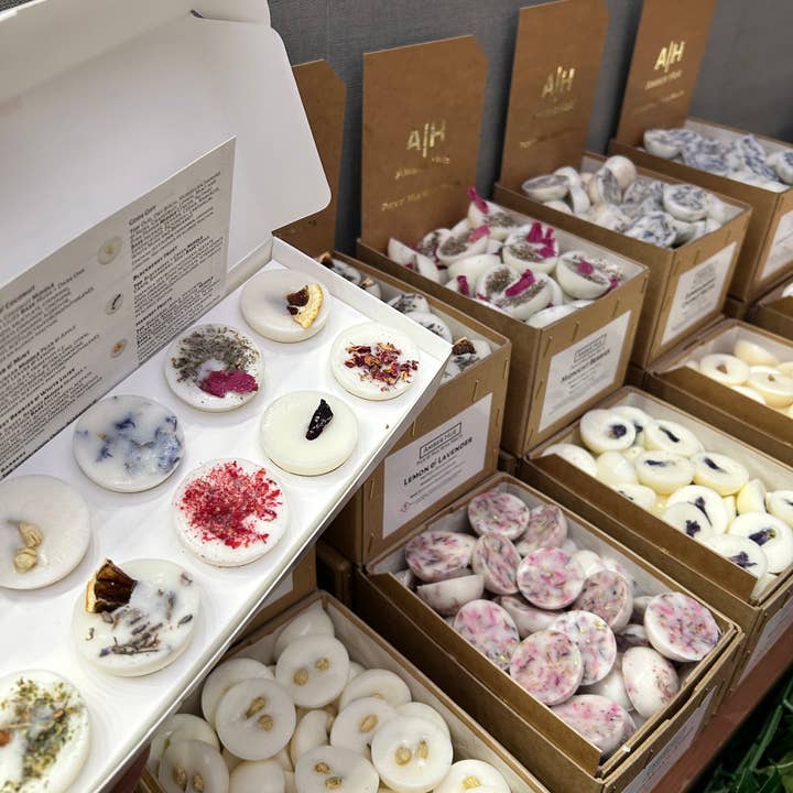 Amber Hue Candles – wholesale Wax melt – Pick your own botanical wax melts 17