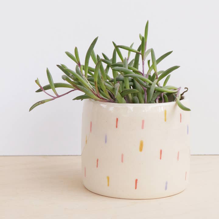 Petit pot en céramique - Confettis pour la vente par Nightshift Ceramics