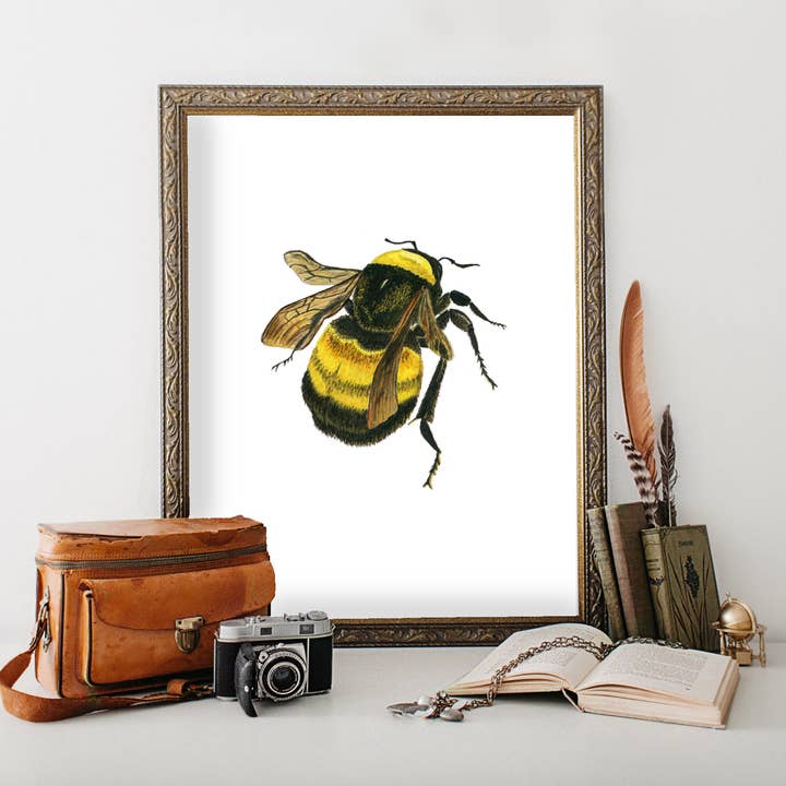 Save the Bees Kunstdruck | Hummel-Wanddeko | Bienen-Artwork | Save the Bees Poster | Insekten-Kunstdruck | Bienenkönigin-Wandbild | Honigbienen-Kunst für den Großhandel von Kaleigh Day Art