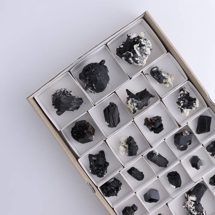 Tourmaline Schorl Plateau de 30 pour la vente par Mi Esperanza Minerals