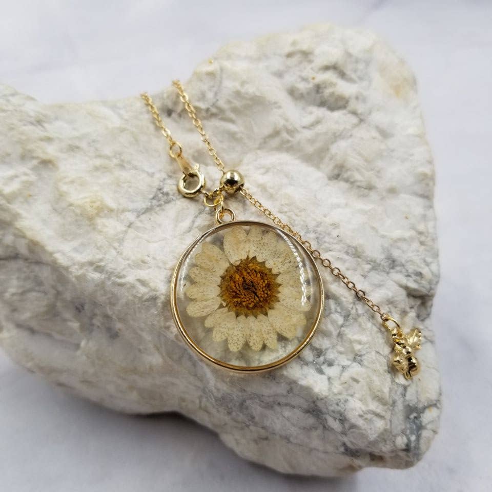 The Pretty Jewellery - Vente Colliers à pendentif - Collier superposé d'abeilles et de marguerites2