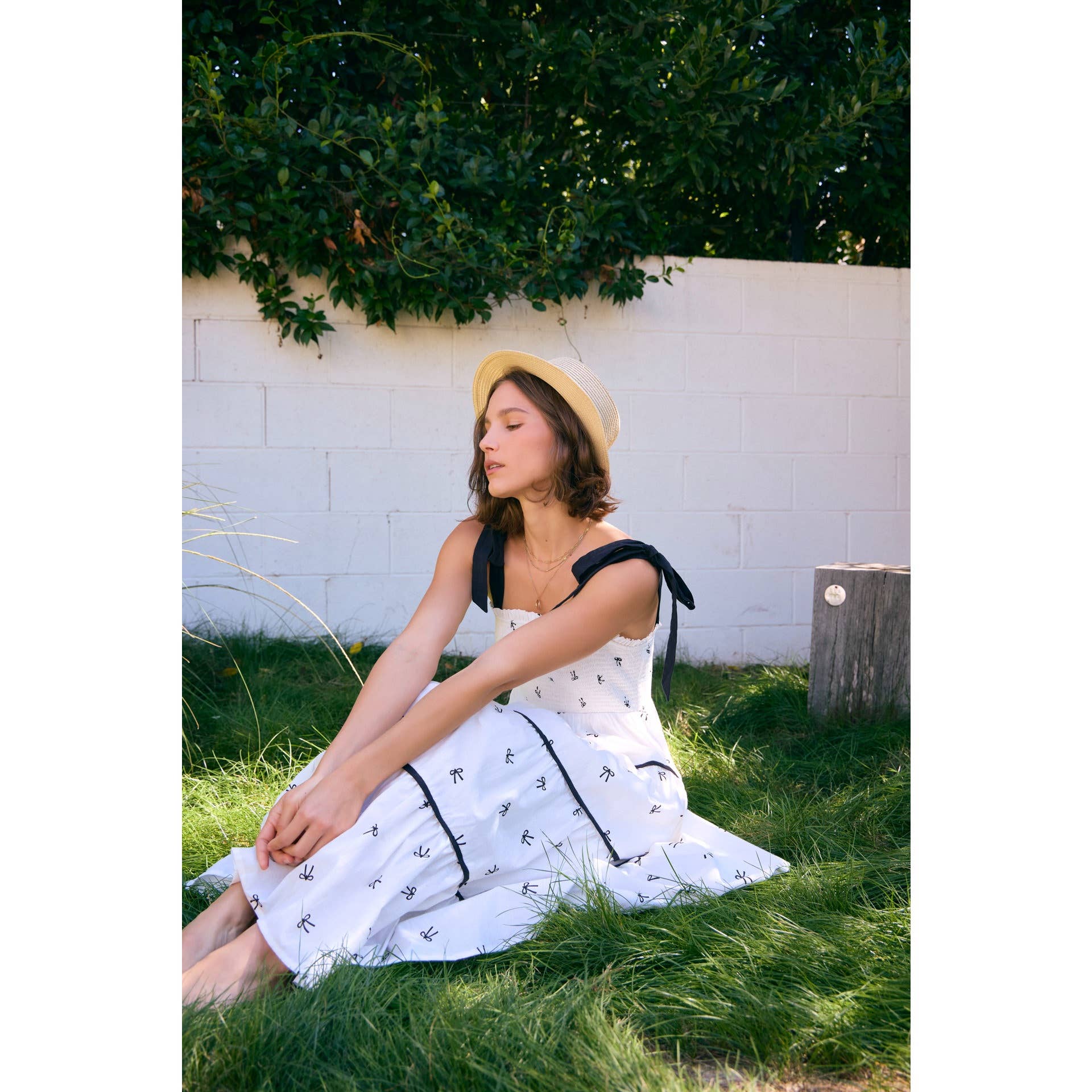 BRANCO ESBRANCO/PRETO ALÇAS DE FITA PARA VESTIDO MIDI COM LAÇO DE ALGODÃO FLARE para venda a revendedores na Faire2