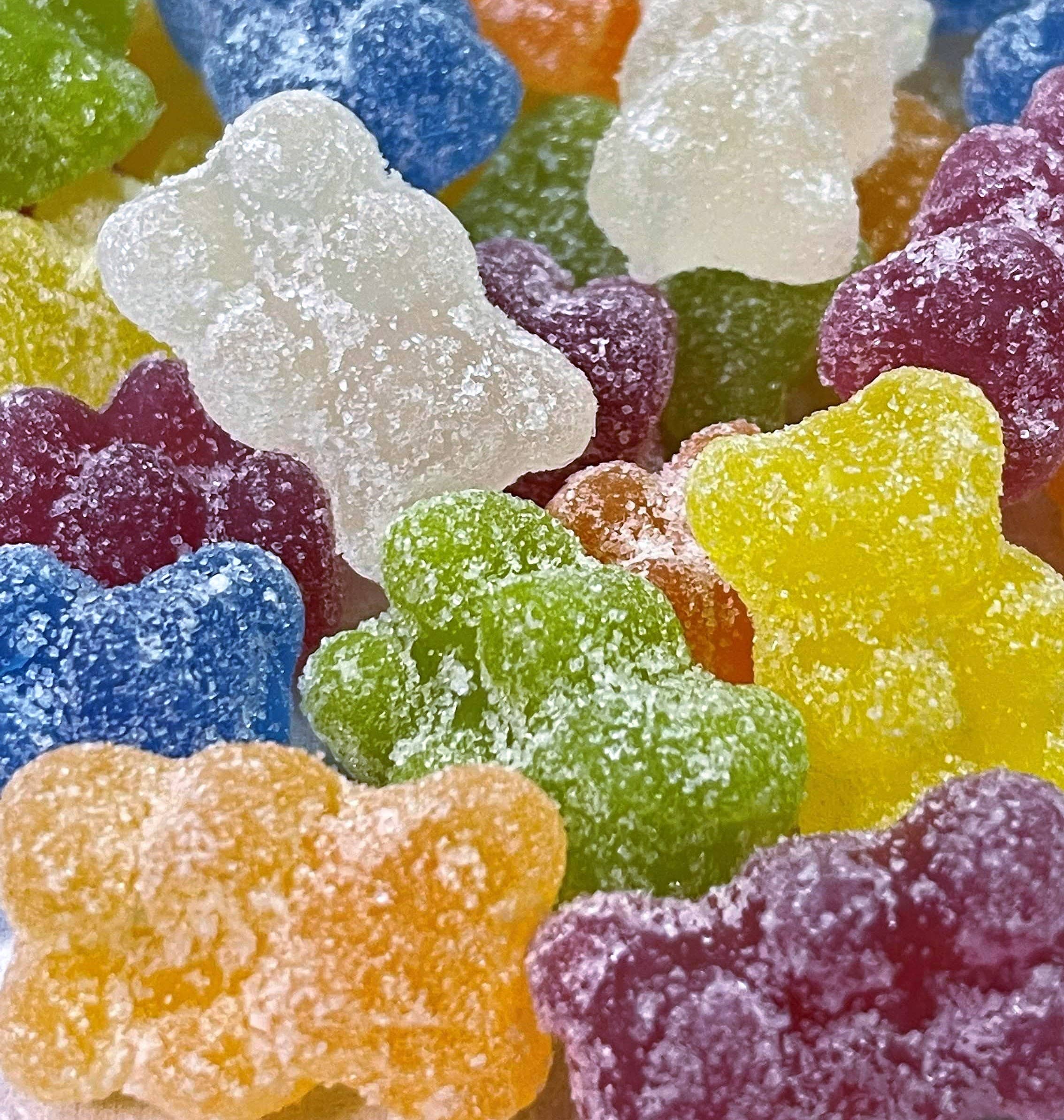 Churchill's Confectionery – wholesale Gummy – London Wheelie Case Gift Tin with Vegan Fizzy Bears1