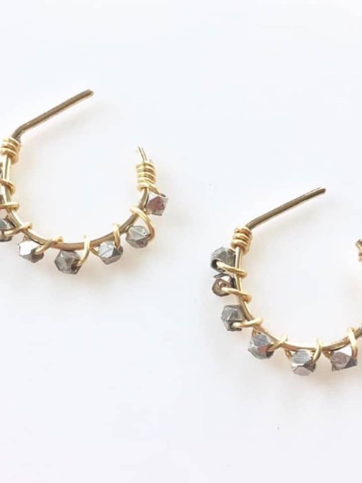 Fil d'apport en or enveloppé de pyrite pour la vente par Mia K Designs