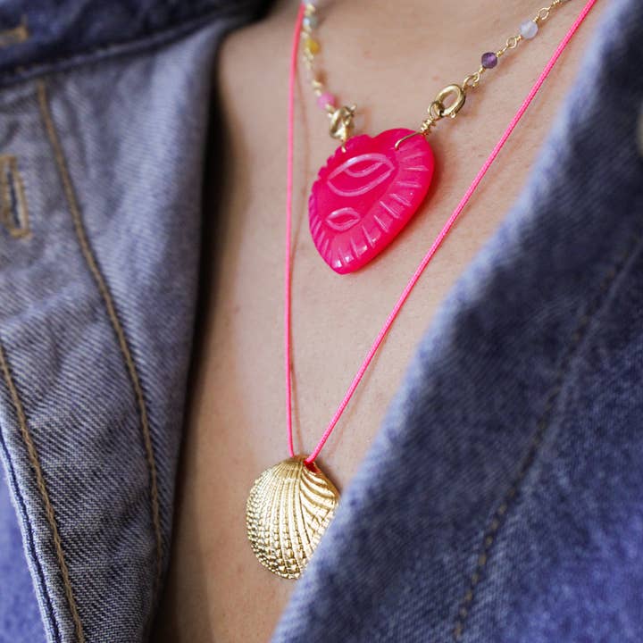 L'Atelier des Dames - Wholesale Pendant/Charm Necklace - Long shell necklace - CARLA2