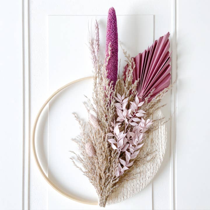 Lila Torkade Blommor Makramé Krans för wholesale av OLFFE