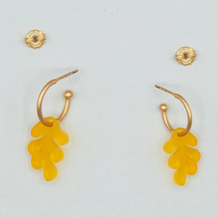 Brincos Amarelo Coral por atacado de Materia Rica ☀️