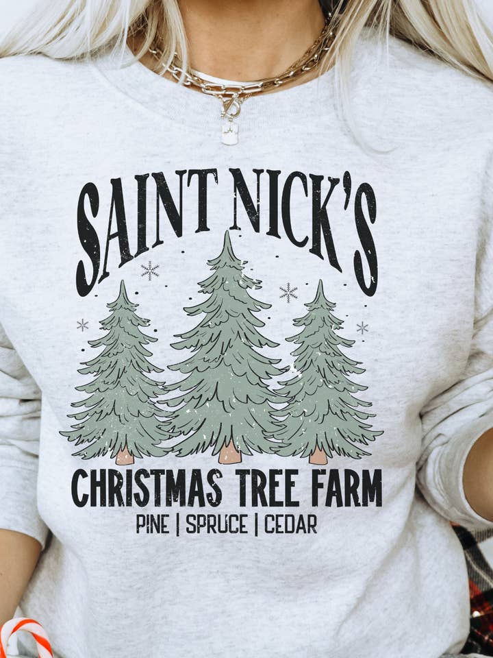 Saint Nicks Christmas Tree Farm Tröja | Retro jul för wholesale av Curly Tailed Designs