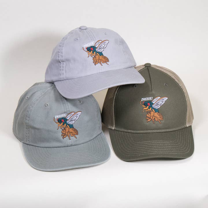 Casquette Cicada Rhythm pour la vente par Crewel and Unusual