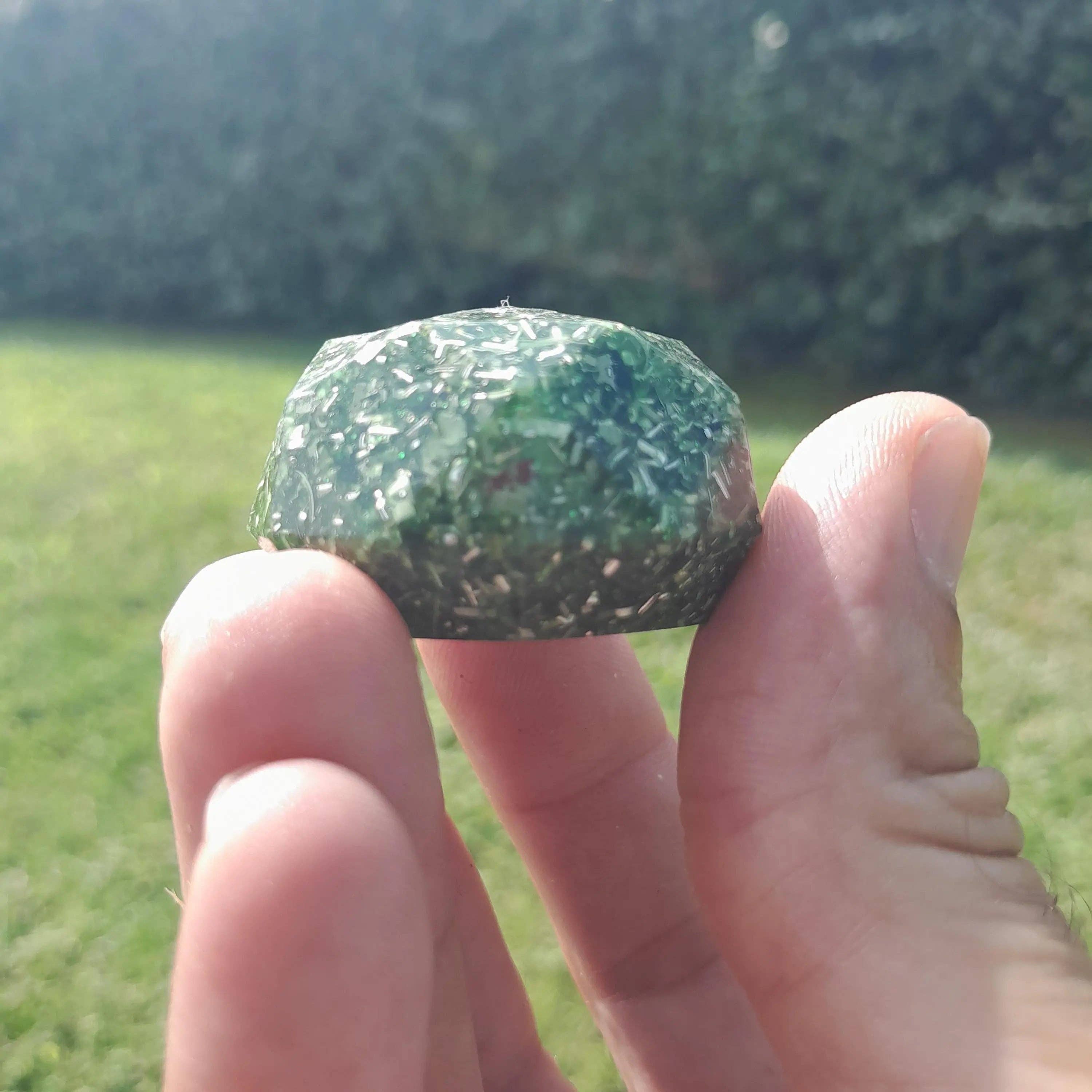 Mundo Orgon - Wholesale Spiritual Stone/Crystal - Mini Orgonite Dome - Pocket Size0