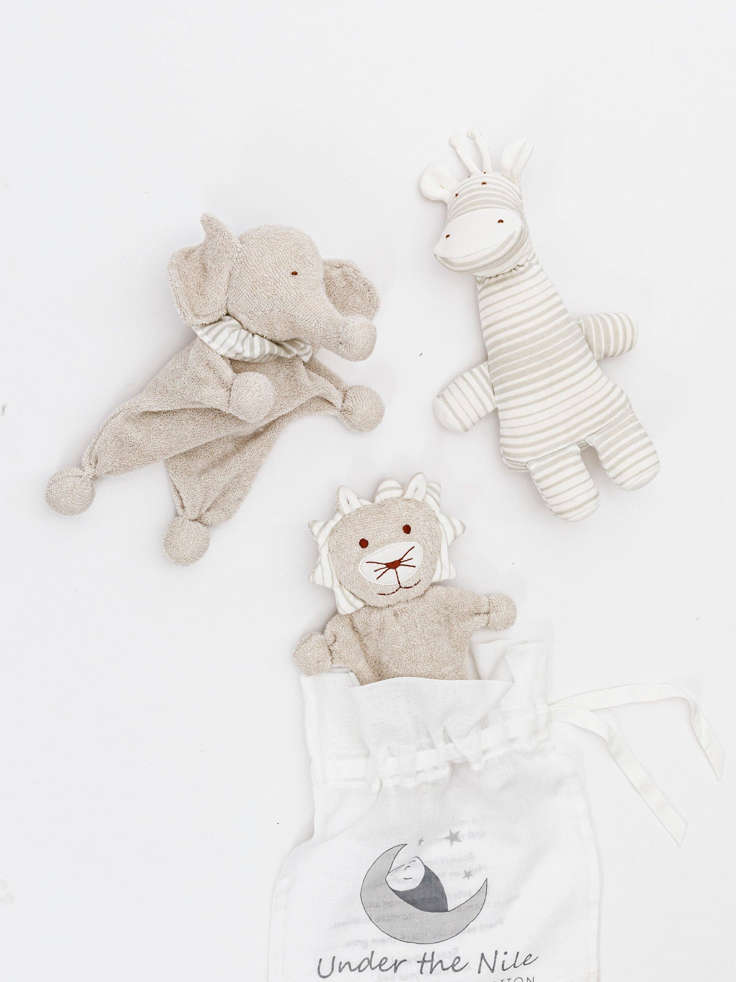 Under the Nile – Großhandel Kuschel-/Plüschtier – Kind & Baby – Spielzeug Ollie die Giraffe3