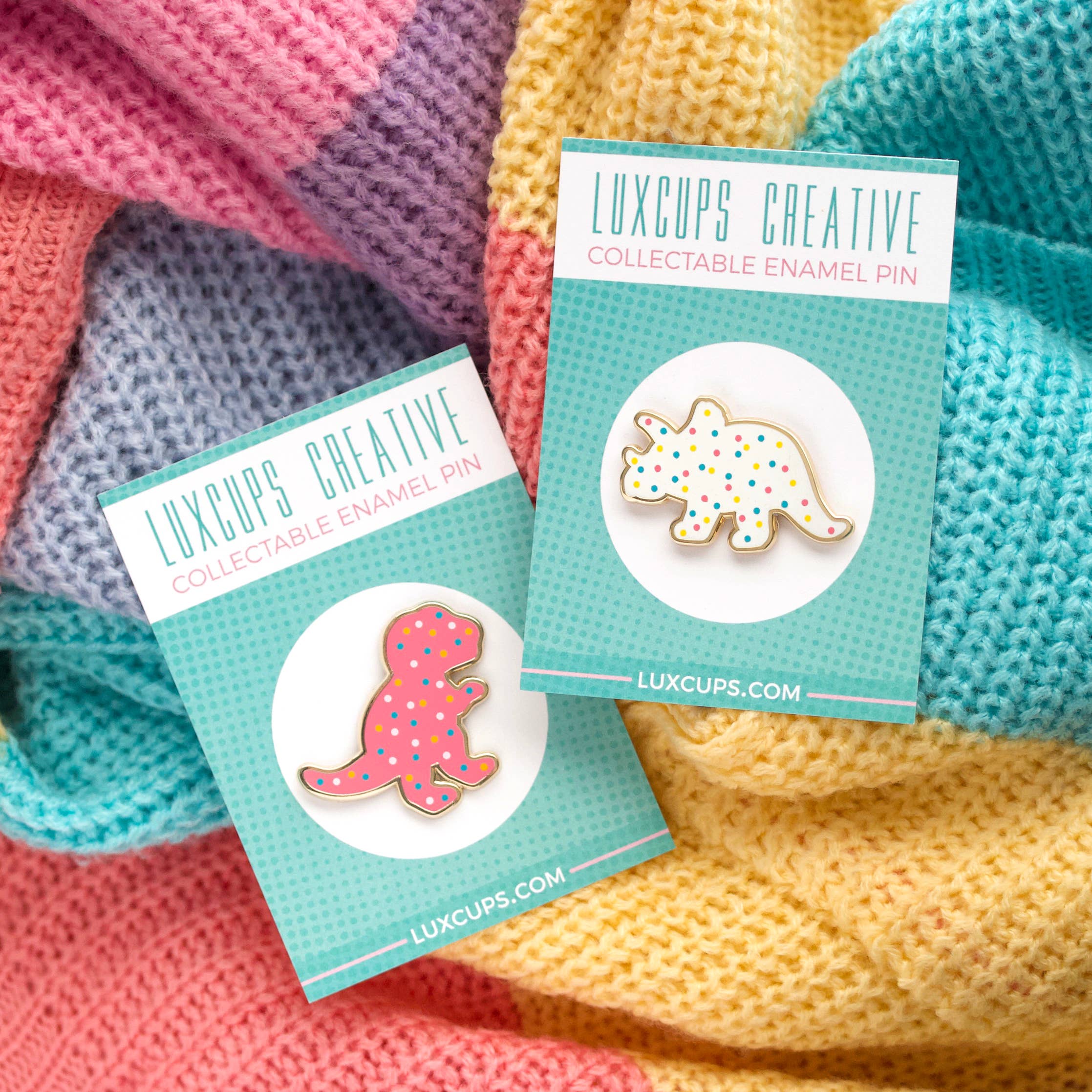 LuxCups Creative – wholesale Nål och knapp för kavajslag – Triceratops Dino Cookie Pin4