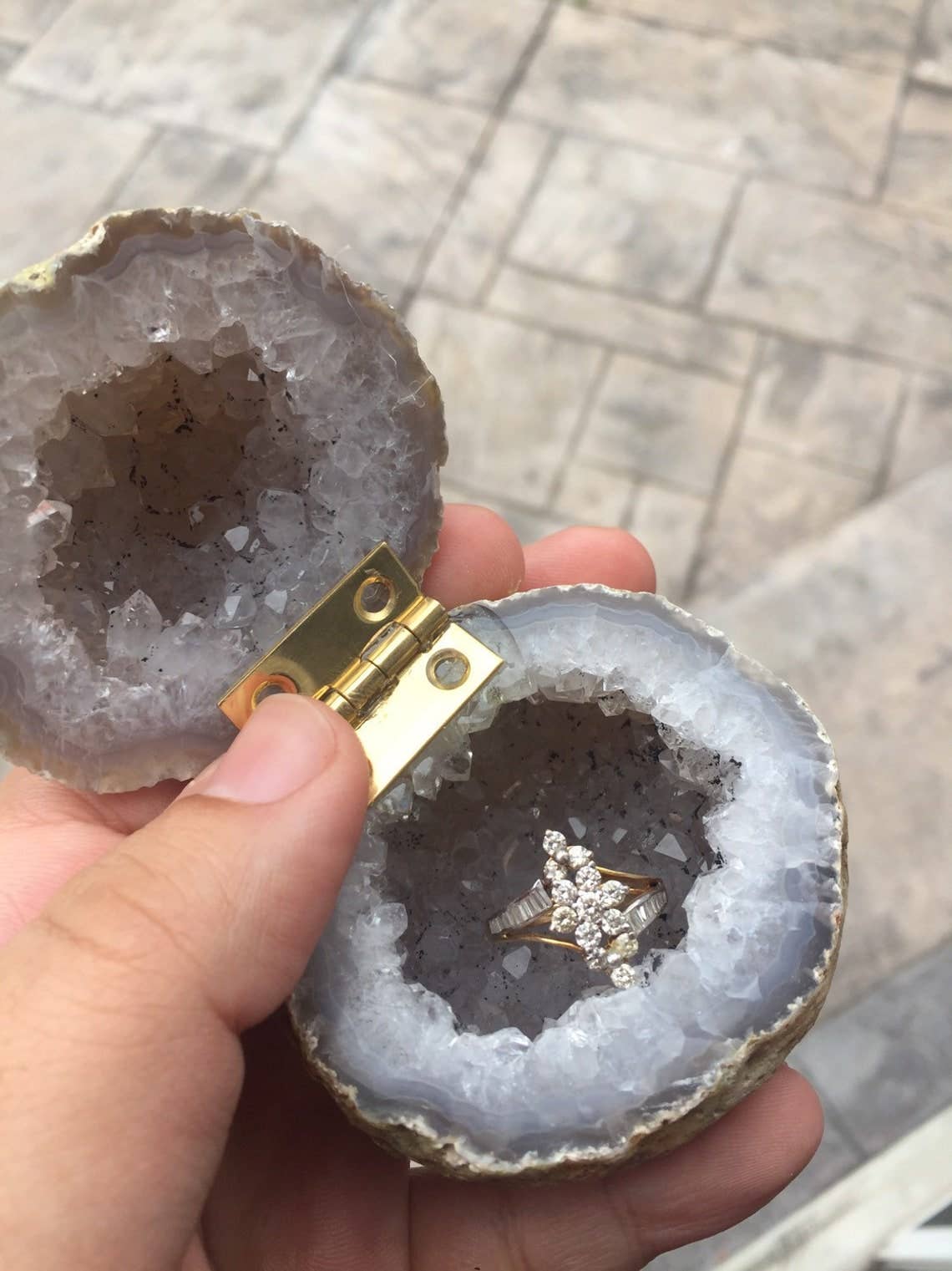 The Crushed Crystal – Organizador/caixa de joias por atacado – Caixa de anel de geodo cinza natural - caixa de geodo grande - caixa druzy - proposta secreta - ideias de propostas - anel de noivado6