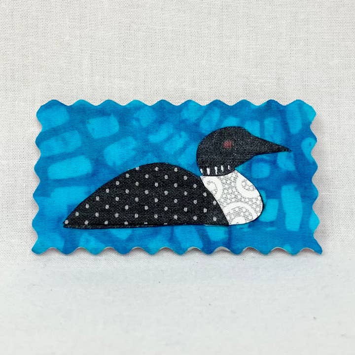 Aimant huard pour la vente par Maine Hill Studio