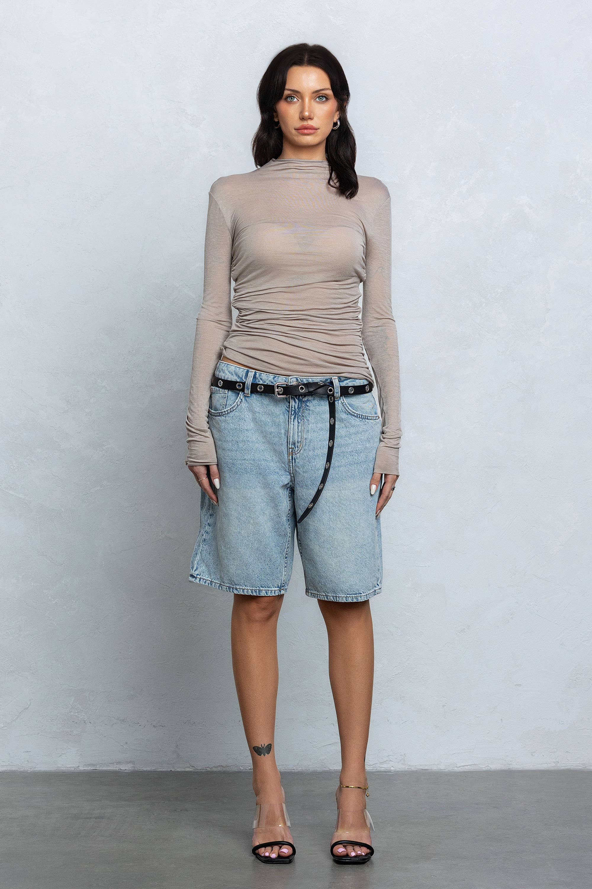 No Vacancy – Engroshandel Bluse - Dame – Gennemsigtig langærmet top med rynket hals10