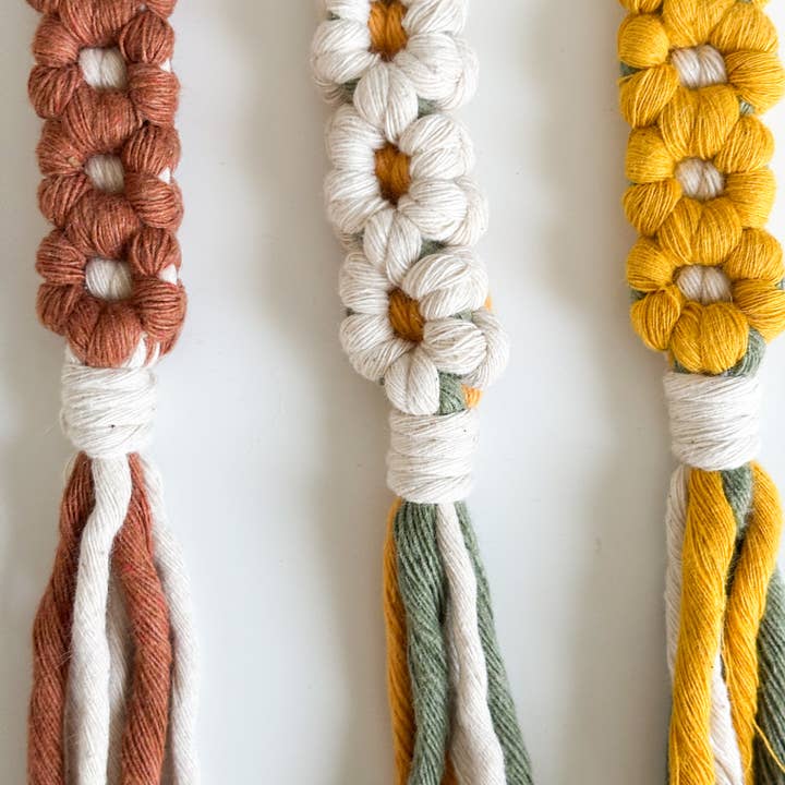 27 and Looming - Wholesale Keychain - Women's - Daisy Macrame Keychain, Boho, Bag Charm, Accessory, Flower1
