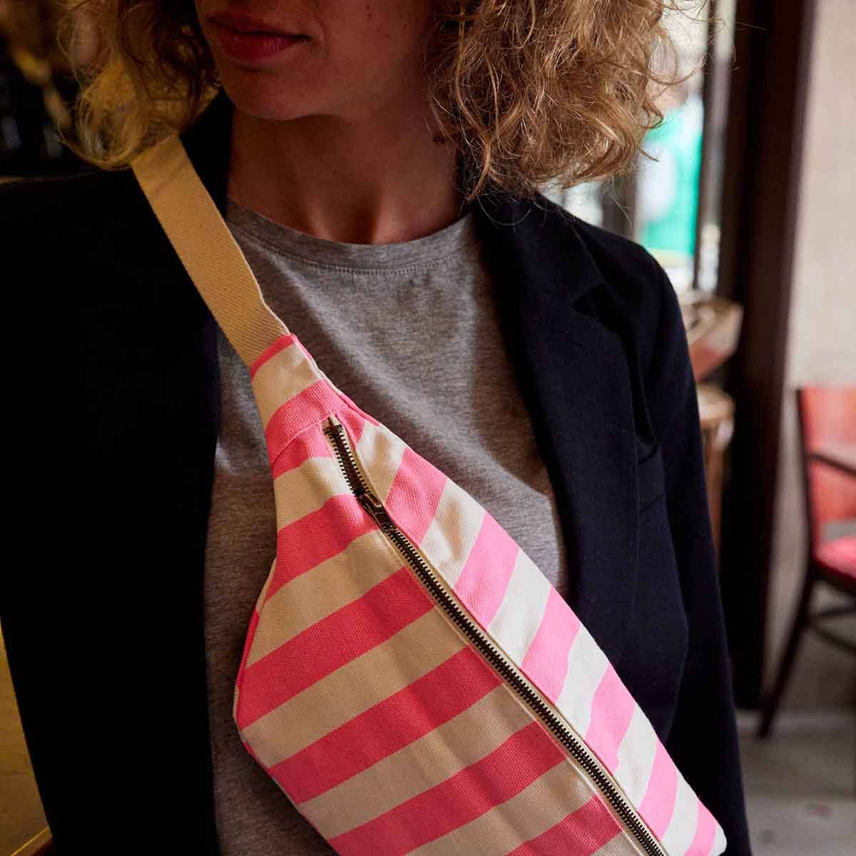 NEON ROSA NEONROSA RANDIG FANNYPACK för wholesale på Faire7